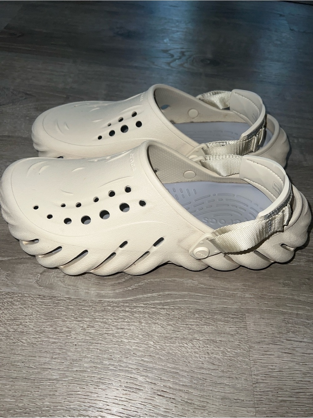 Crocs Echo with Slingback Strap in cream